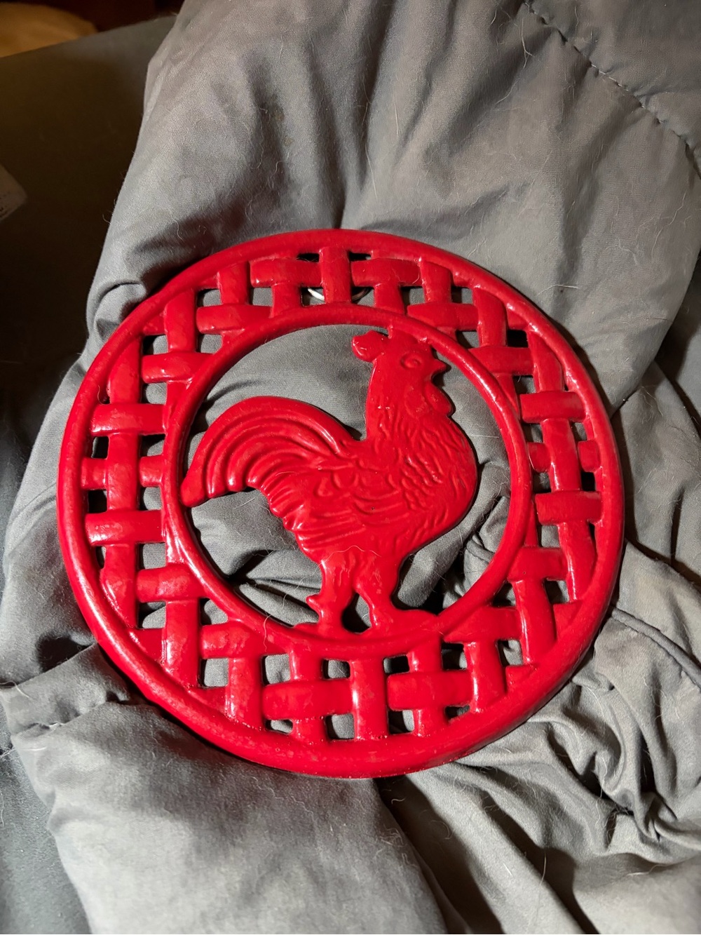 Red Rooster Round Trivet